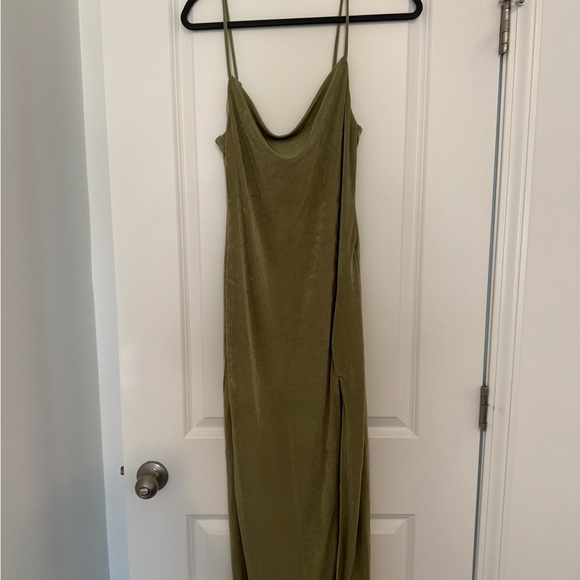 NWT Petal & Pup Sage Green Midi Dress - Picture 3 of 6